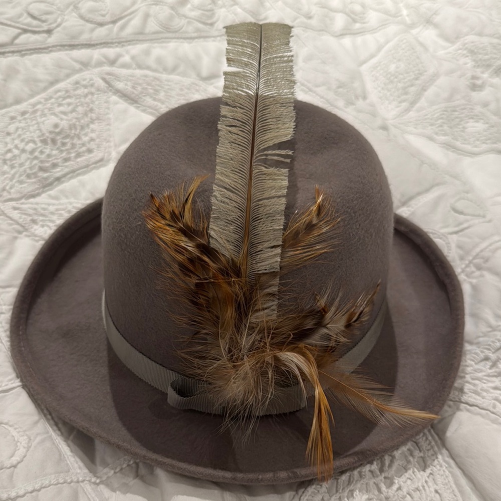100% wool women Chic Gray Hat with Feather Accent hippie feathers unique